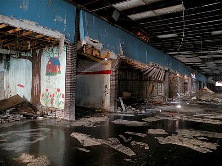 A Dixie Square Mall  (Harvey, Illinois) 