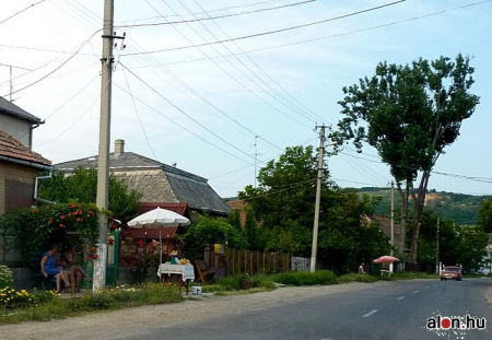 K&aacute;rp&aacute;talja