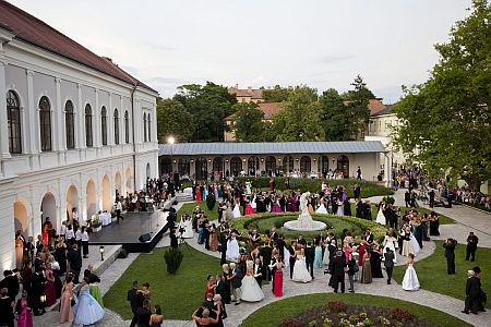 F&uuml;redi Anna B&aacute;l 2011
