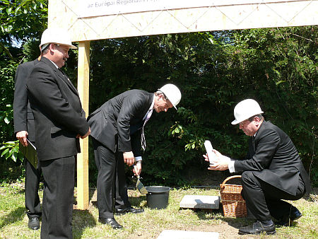 Kámoni arborétum, alapkőletétel