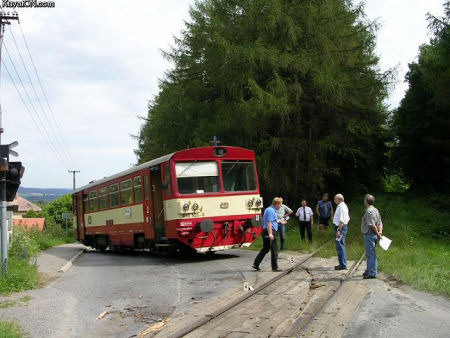 Az első kereszteződésnél fordulj balra