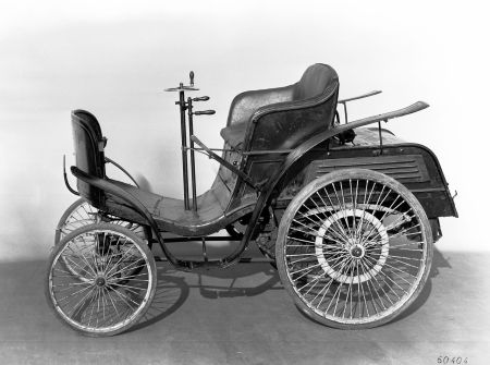 Benz Velo - A vil&aacute;g első nagyobb sz&eacute;ri&aacute;ban gy&aacute;rtott aut&oacute;ja