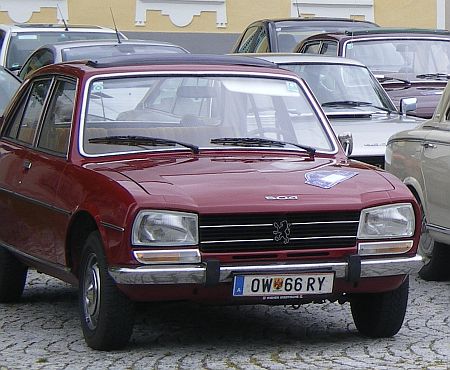 Oldtimer Peugeot-karav&aacute;n