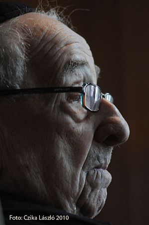 Kov&aacute;cs S&aacute;ndor p&uuml;sp&ouml;kre eml&eacute;keztek Szombathelyen