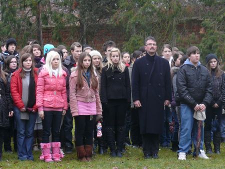 Doni &aacute;tt&ouml;r&eacute;s megeml&eacute;kez&eacute;s Szombathelyen, 2011