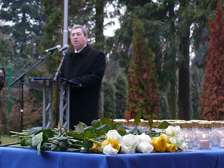 Doni &aacute;tt&ouml;r&eacute;s megeml&eacute;kez&eacute;s Szombathelyen, 2011