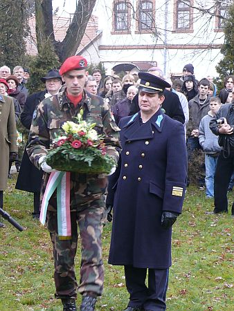 Doni &aacute;tt&ouml;r&eacute;s megeml&eacute;kez&eacute;s Szombathelyen, 2011