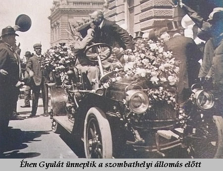 Éhen Gyula a szombathelyi vasútállomás előtt