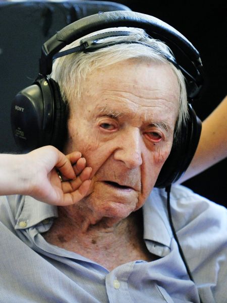 Beliczay L&aacute;szl&oacute;, az MTI/MTVA fot&oacute;riporter&eacute;nek Felmentő &iacute;t&eacute;let c&iacute;mű k&eacute;pe, amely elnyerte az Escher K&aacute;roly, a legjobb h&iacute;rk&eacute;p&eacute;rt j&aacute;r&oacute; k&uuml;l&ouml;nd&iacute;jat