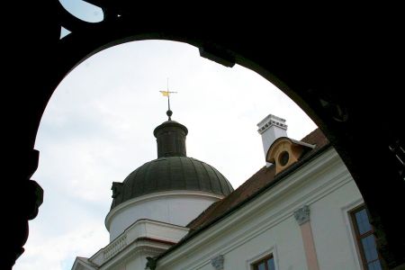 A g&ouml;d&ouml;llői kast&eacute;ly