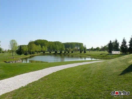 B&uuml;ki golfp&aacute;lya