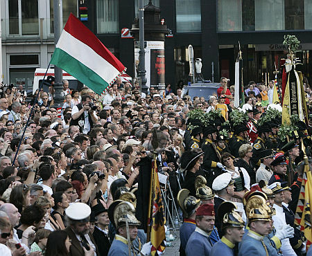 Habsburg Ott&oacute; temet&eacute;se