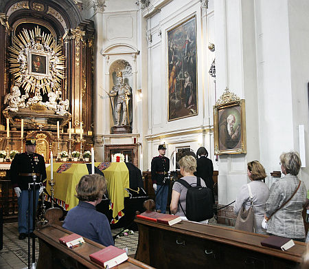 Habsburg Ott&oacute; temet&eacute;se