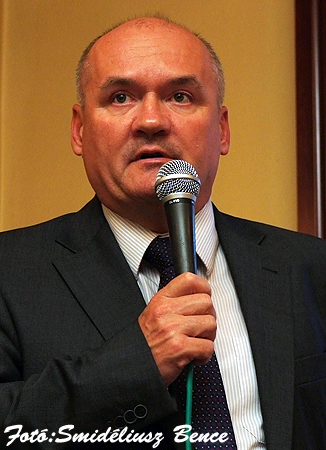 Hende Csaba az Art Caf&eacute;ban