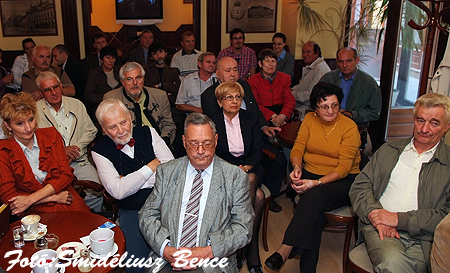Hende Csaba az Art Caf&eacute;ban