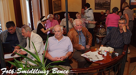 Hende Csaba az Art Caf&eacute;ban