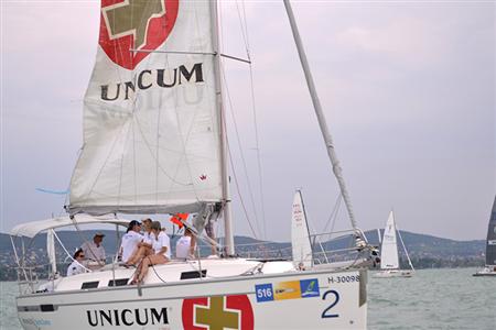 Kékszalag: Balaton kerülő vitorlásverseny (képes beszámoló). 