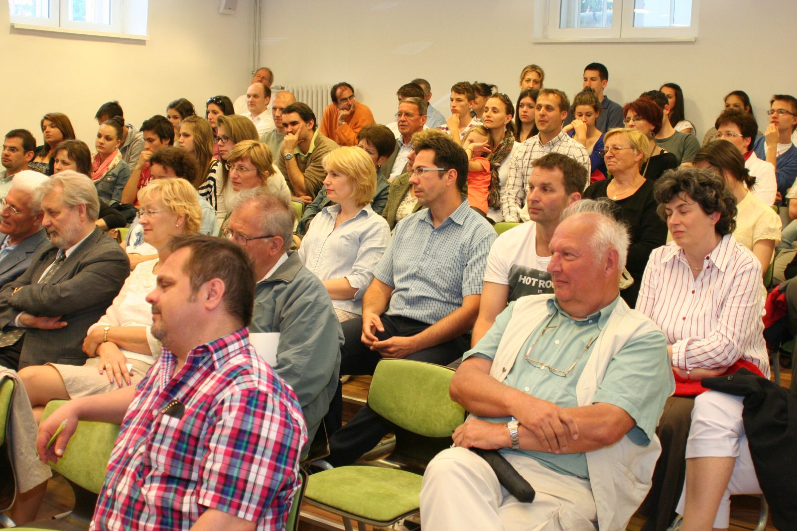 http://www.alon.hu/torok-gabor-%E2%80%9E-fidesz%E2%80%93kdnp-es-valami-mszp%E2%80%9D-kozott-dol-el-valasztas-2014-ben
