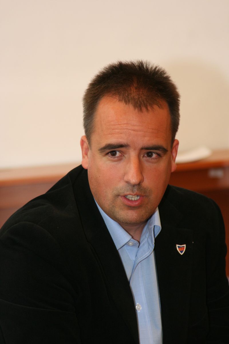 http://www.alon.hu/torok-gabor-%E2%80%9E-fidesz%E2%80%93kdnp-es-valami-mszp%E2%80%9D-kozott-dol-el-valasztas-2014-ben