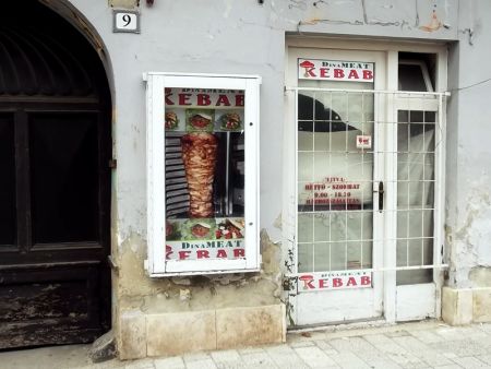 Kebeos a Kőszegi utcában