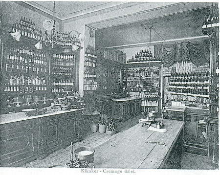A Kikaker csemegeüzlet Szombathelyen (1905)
