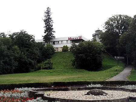 Kioszk új