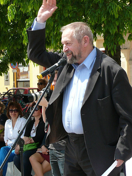 Jordán Tamás vezényel