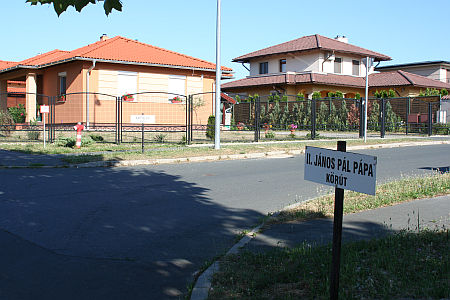 Lakópark, 2, János Pál utca