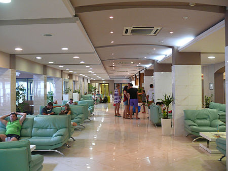 Hotel Pinija, Lounge