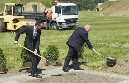 Anders Fogh Rasmussen NATO-főtitkár és Hende Csaba honvédelmi miniszter 