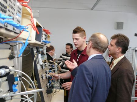 Mechatronikai laboravató Szombathelyen
