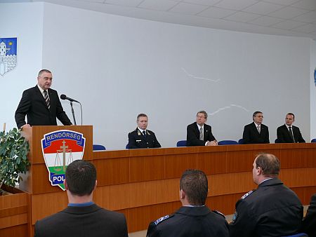 Jutalomosztás rendőröknek