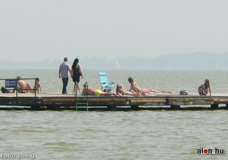 Bikinis napozók