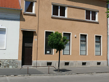 Zátony