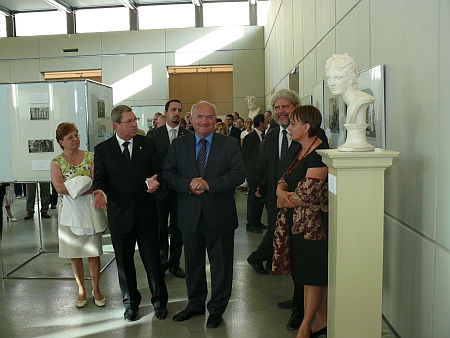 Iseum átadás