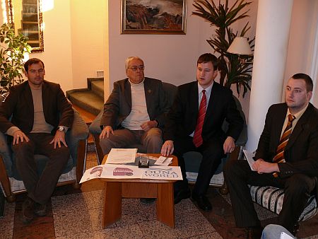 Jobbik sajtótájékoztató Szombathelyen