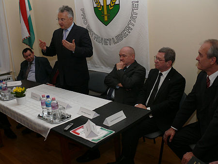 KDNP iroda avat&aacute;sa Szombathelyen