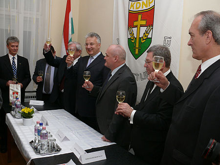 KDNP iroda avat&aacute;sa Szombathelyen