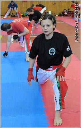 Kick-box bajnokok edzőtáboroznak Vépen