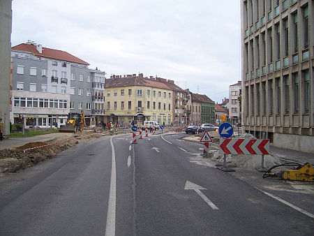 Szombathely, M&aacute;rcius 15. t&eacute;ri k&ouml;rforgalom