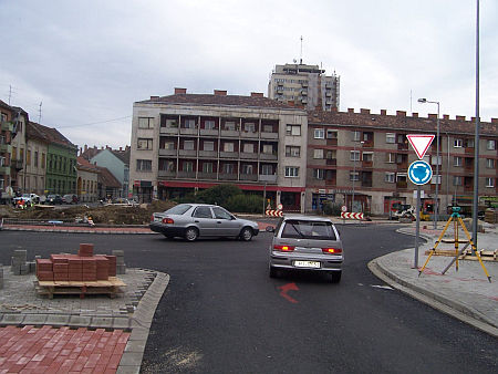 K&ouml;rforgalom, Szombathely, M&aacute;rcius 15. t&eacute;r