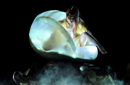 Lady Gaga Grammy 2011