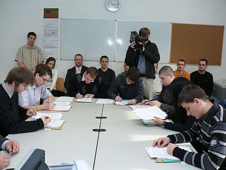 LuK, du&aacute;lis k&eacute;pz&aacute;s, al&aacute;&iacute;r&aacute;si esem&eacute;ny