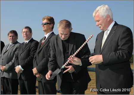 A luk&aacute;csh&aacute;zi v&iacute;zt&aacute;roz&oacute; &aacute;tad&aacute;sa