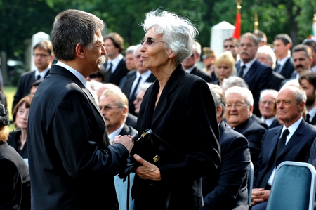 M&aacute;dl Ferenc temet&eacute;se