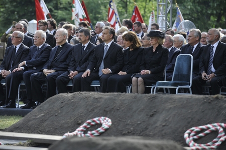 M&aacute;dl Ferenc temet&eacute;se