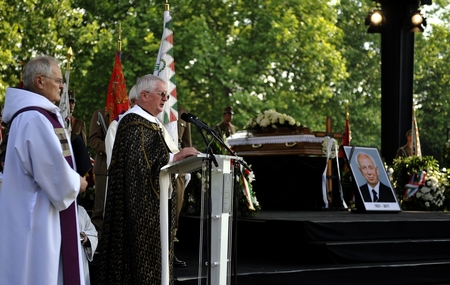 M&aacute;dl Ferenc temet&eacute;se