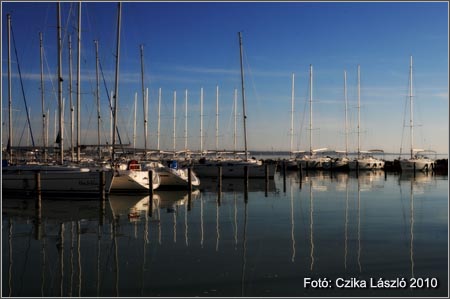 Magas a Balaton v&iacute;zszintje
