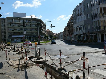 Szombathely, M&aacute;rcius 15. t&eacute;r &eacute;p&iacute;t&eacute;se