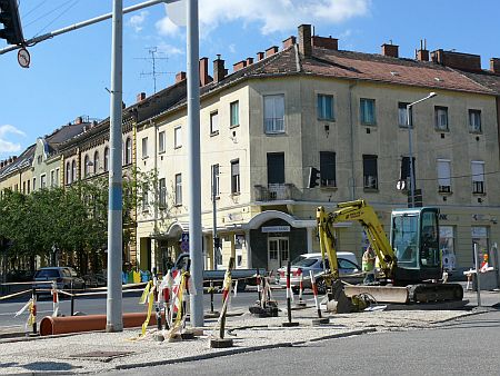 Szombathely, M&aacute;rcius 15. t&eacute;r &eacute;p&iacute;t&eacute;se